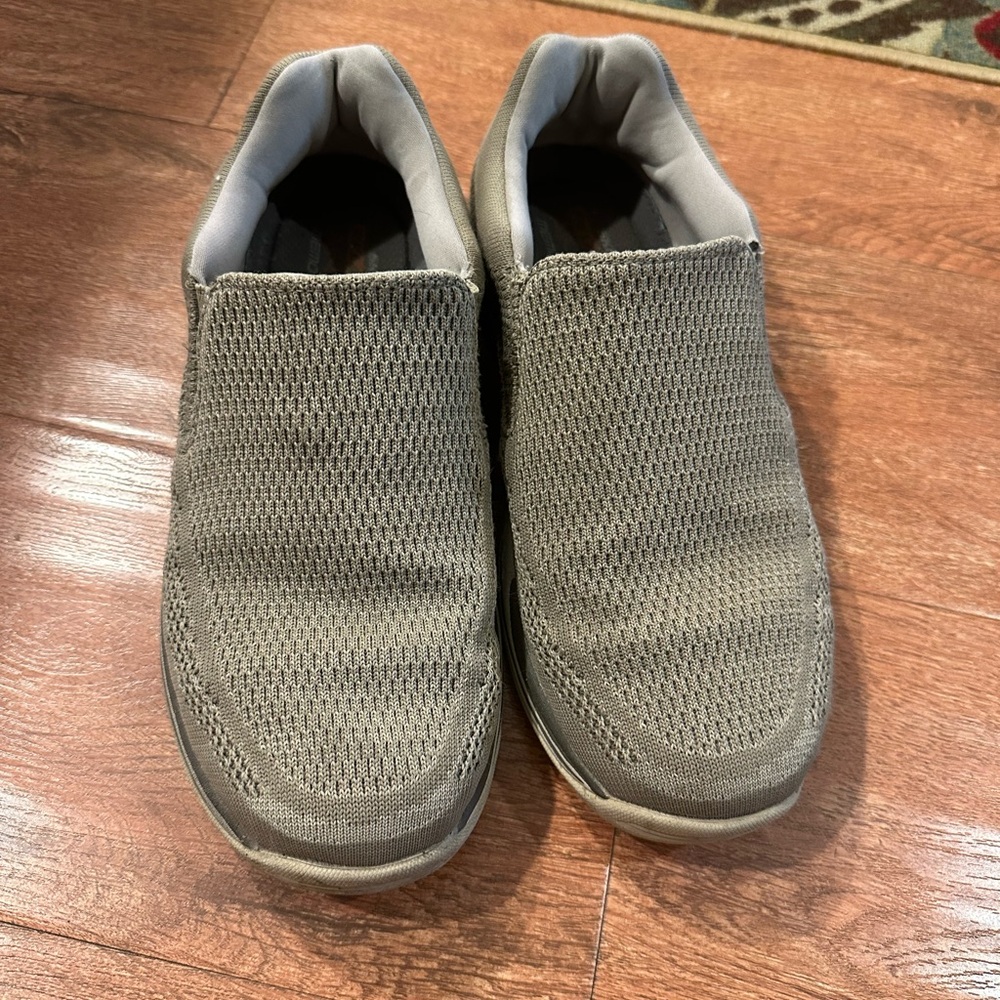 Skechers Men's Relaxed Fit Expected Gomel Casual Slip-on Sneaker  size 9